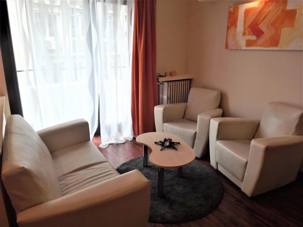 Apartament Black & White