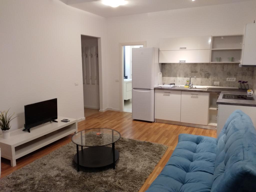 Black & White Apartament Bucureşti